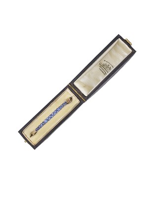 Lot 788 - SAPPHIRE HINGED BANGLE