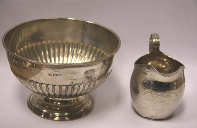 Lot 388 - A GEORGE III SILVER CREAM JUG