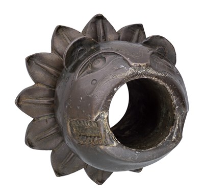 Lot 99 - A RARE DECORATED BRONZE AXLE BOSS FOR A GUN CARRIAGE