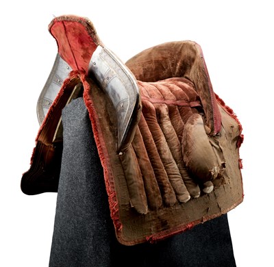 Lot 410 - AN ARMOURED WAR-SADDLE